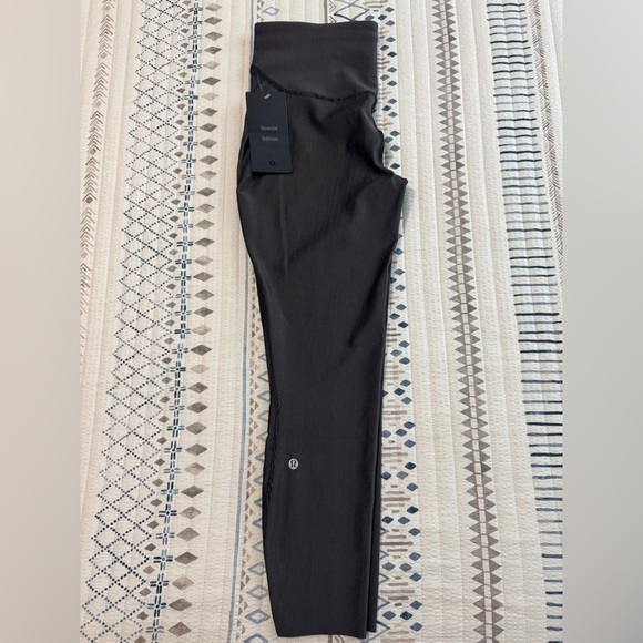 ✨Special Edition✨Lululemon Base Pace HR Tight 25" *Two-Tone Ribbed - Picture 6 of 7